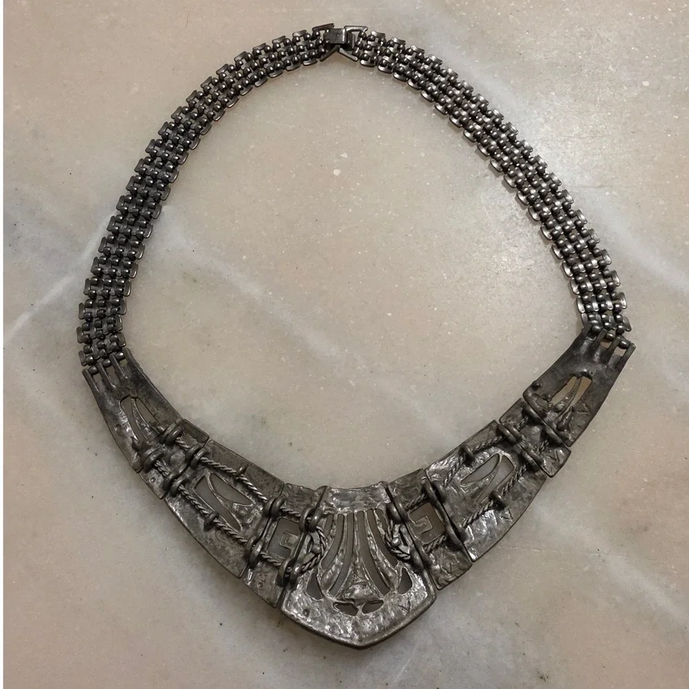 Vintage Art Deco Style Statement Necklace Hammered Metal Crystal Choker - Picture 10 of 12